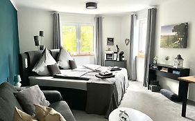 Alternative zum Hotel Zimmer im Einfamilienhaus-eigenes Badezimmer im Flur